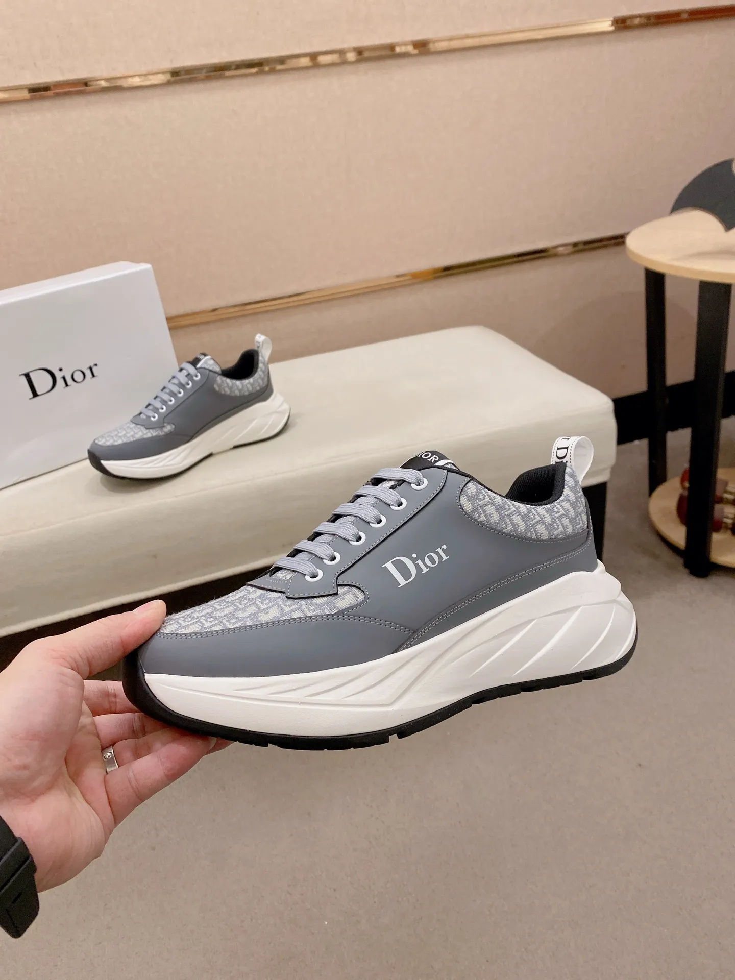 Factory price: 442💰[Dior·Dior] New casual sports style men's shoes, new spring and summer design, perfect workmanship, lace-up lazy style to create wardrobe quality, upper: imported first-layer cowhide, sheepskin lining is soft and comfortable, ultra-light TPU wear-resistant outsole, simple, versatile fashion men's shoes, excellent color code number 38--44. Can be customized for 45 non-refundable!